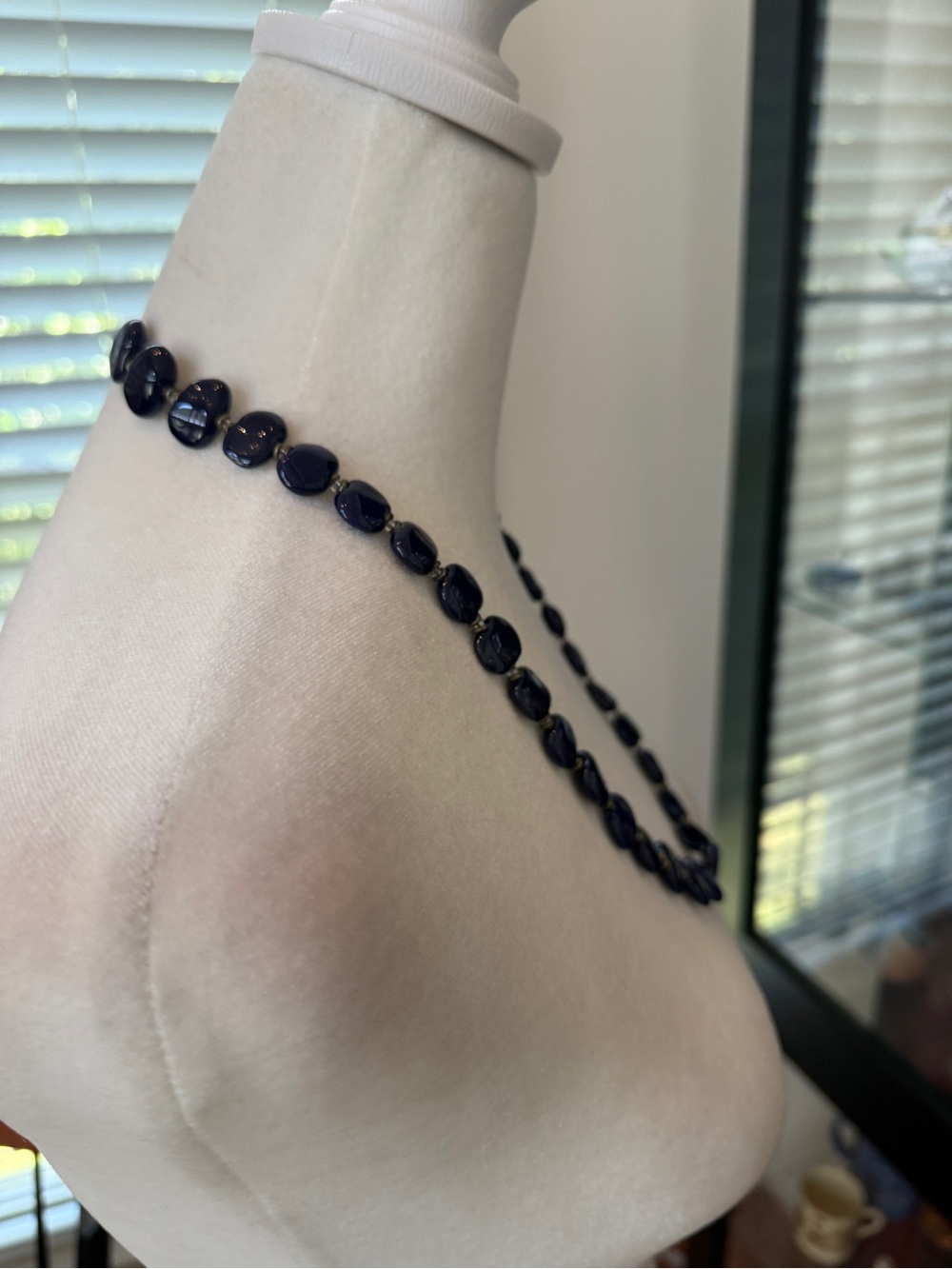 Blue stone bead necklace with barrel clasp looks like lapis lazuli - Picture 3 of 10